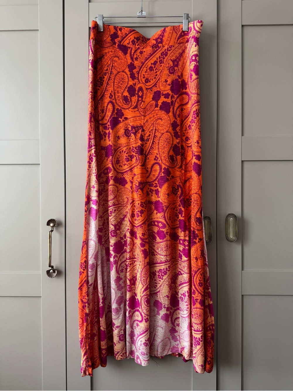 Tommy Bahama Soft Casa Sunrise Paisley Vibrant Pink Orange Ombré Paisley Print
